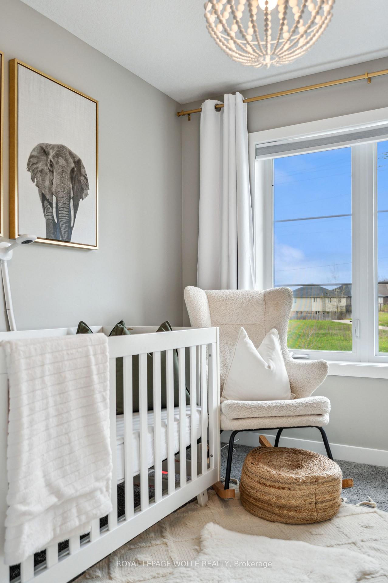 Photo 24 of 869 Robert Ferrie Drive, Kitchener — HOMEH