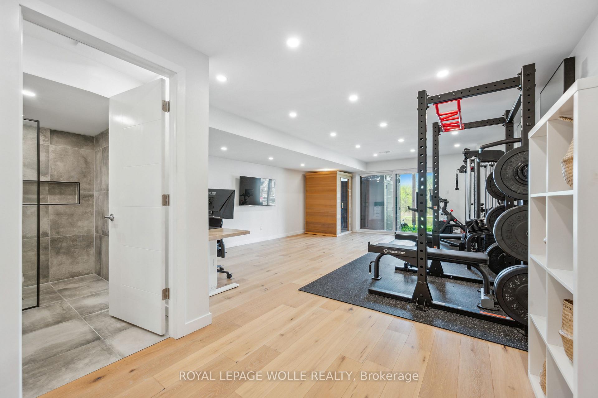 Photo 28 of 869 Robert Ferrie Drive, Kitchener — HOMEH