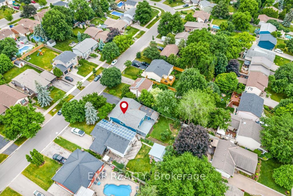 Photo 2 of 653 Elliott Crescent, Milton, Dorset Park — HOMEH
