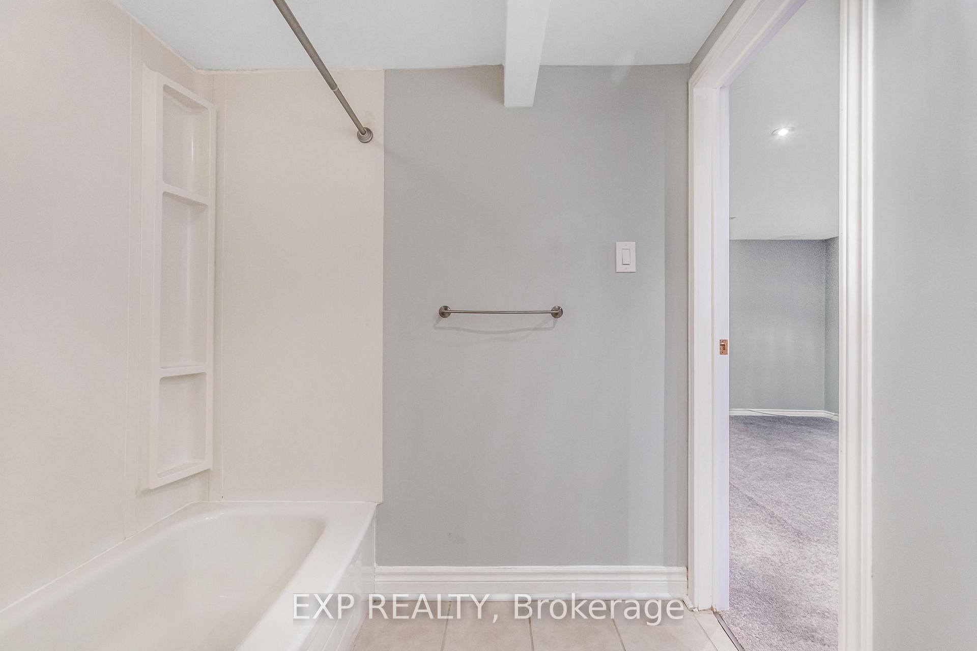 Photo 19 of 653 Elliott Crescent, Milton, Dorset Park — HOMEH