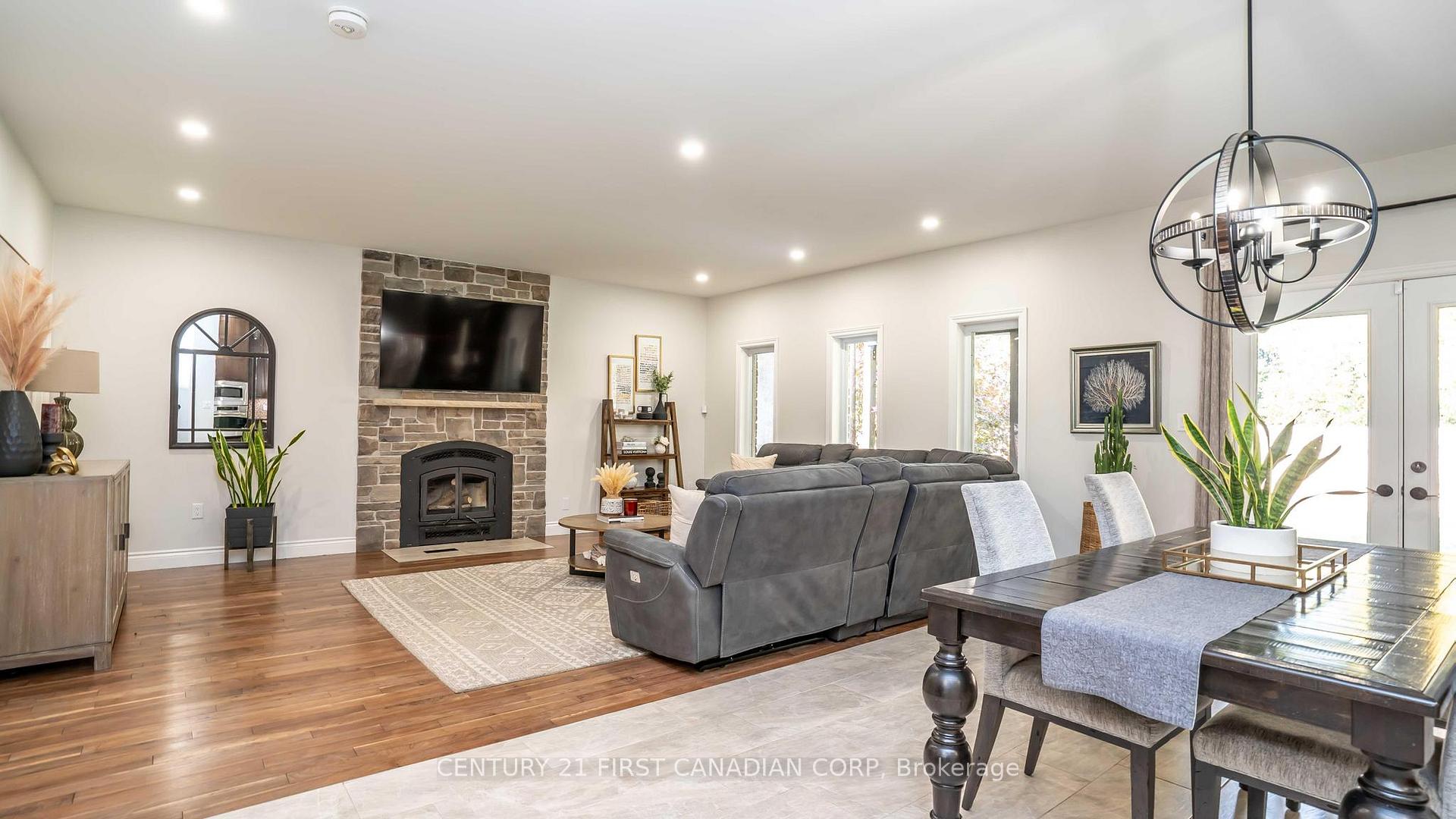 Photo 9 of 105 Union Avenue, Middlesex Centre, Komoka — HOMEH