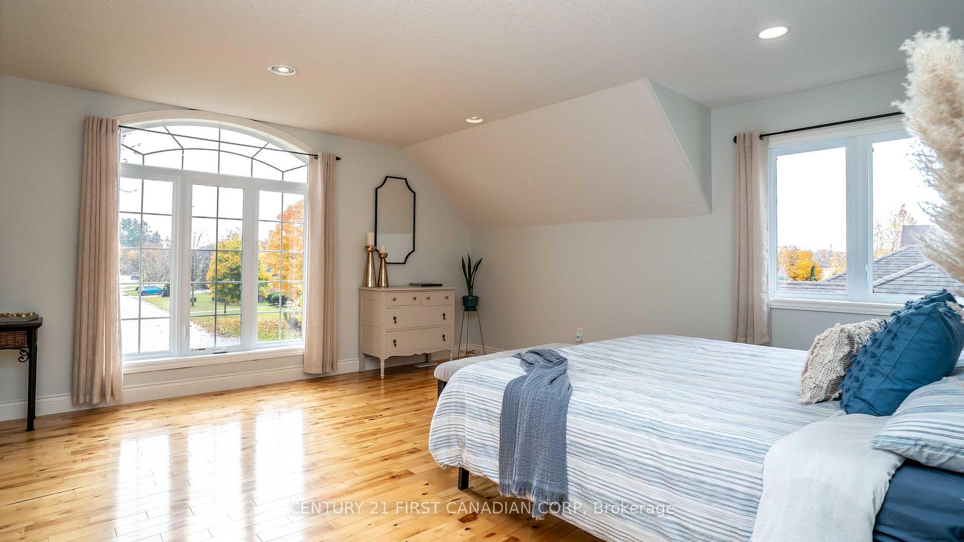 Photo 16 of 105 Union Avenue, Middlesex Centre, Komoka — HOMEH