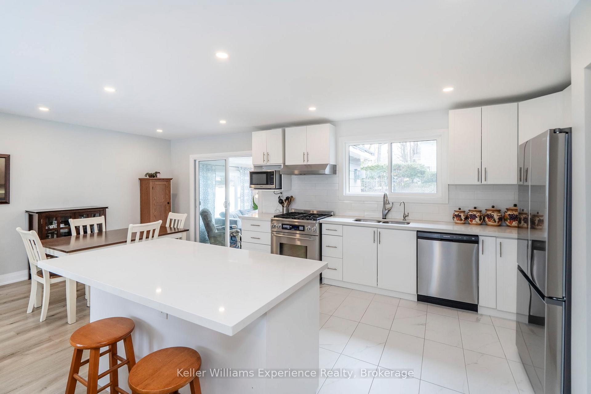 Photo 7 of 857 Victoria Street, Midland — HOMEH