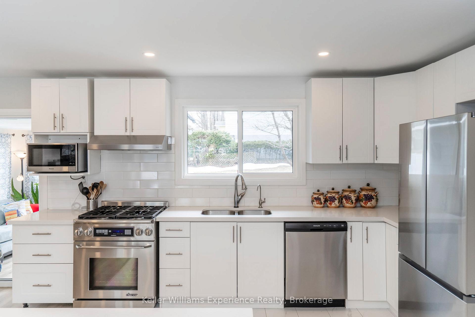 Photo 9 of 857 Victoria Street, Midland — HOMEH