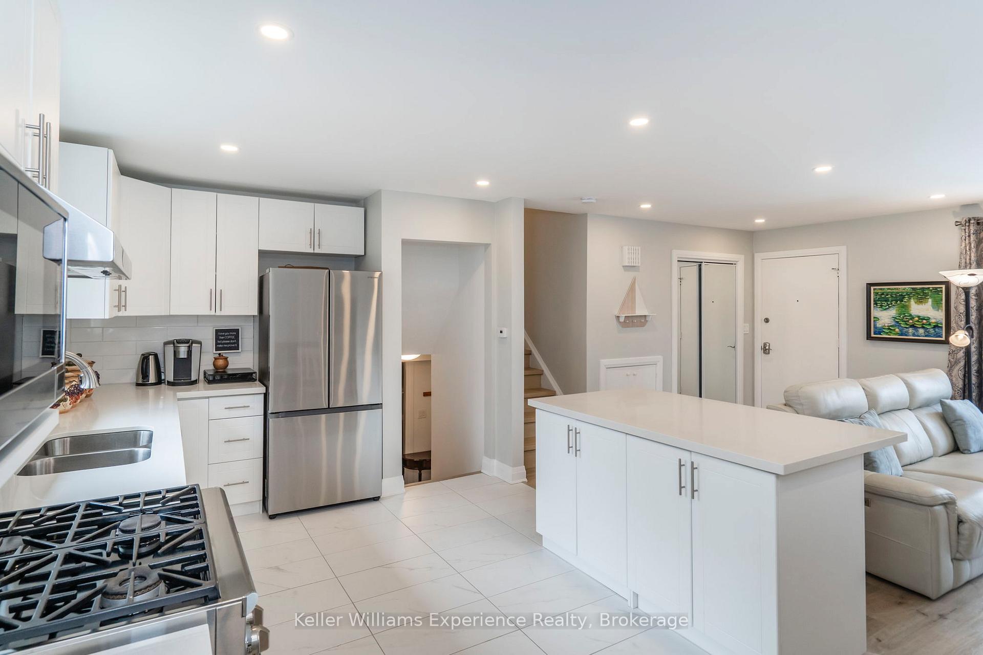 Photo 12 of 857 Victoria Street, Midland — HOMEH