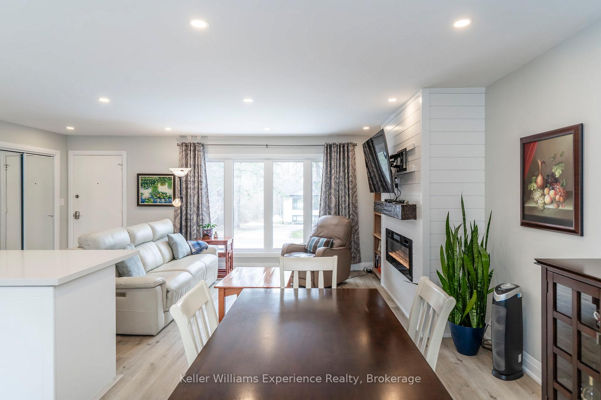 Photo 15 of 857 Victoria Street, Midland — HOMEH