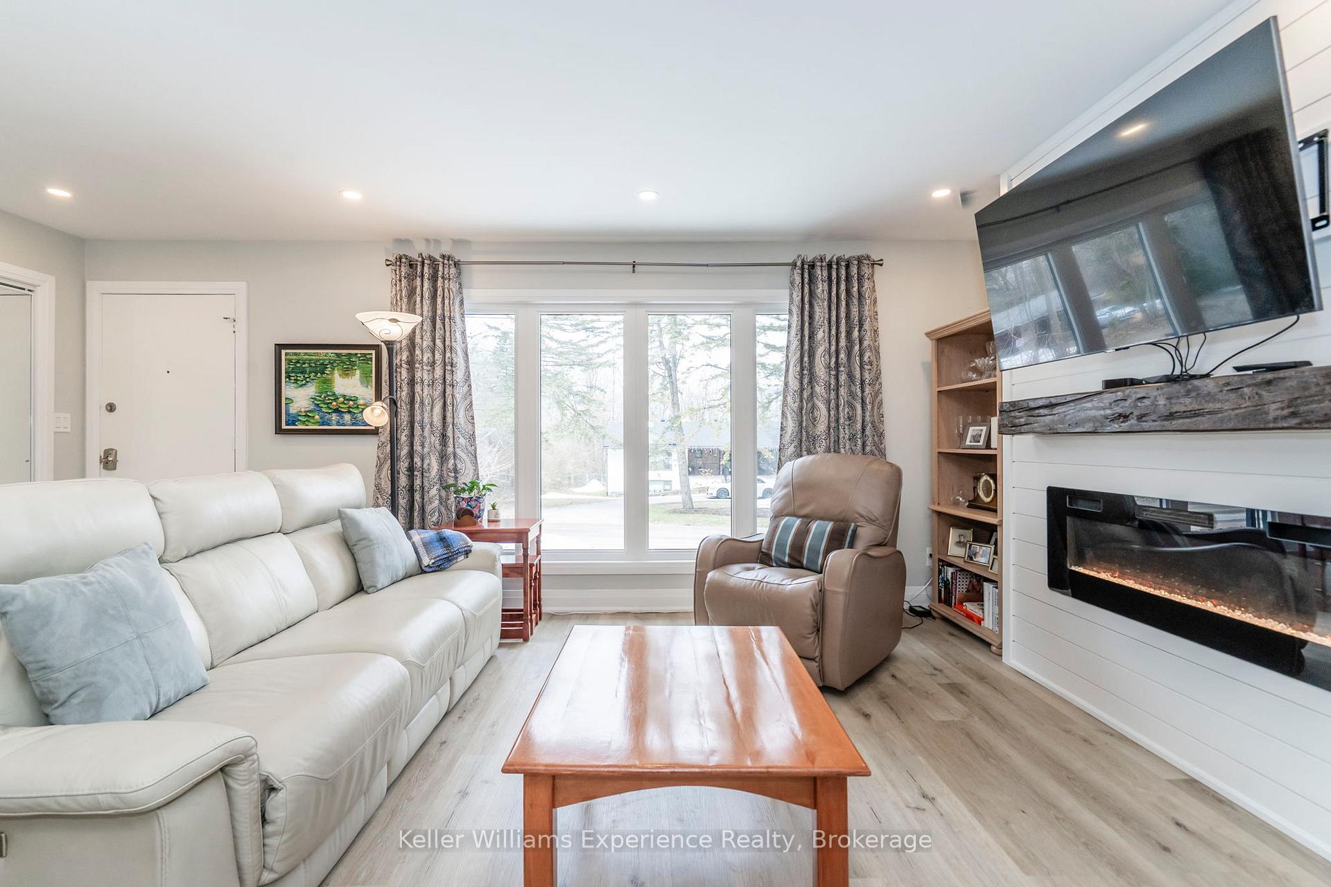 Photo 17 of 857 Victoria Street, Midland — HOMEH