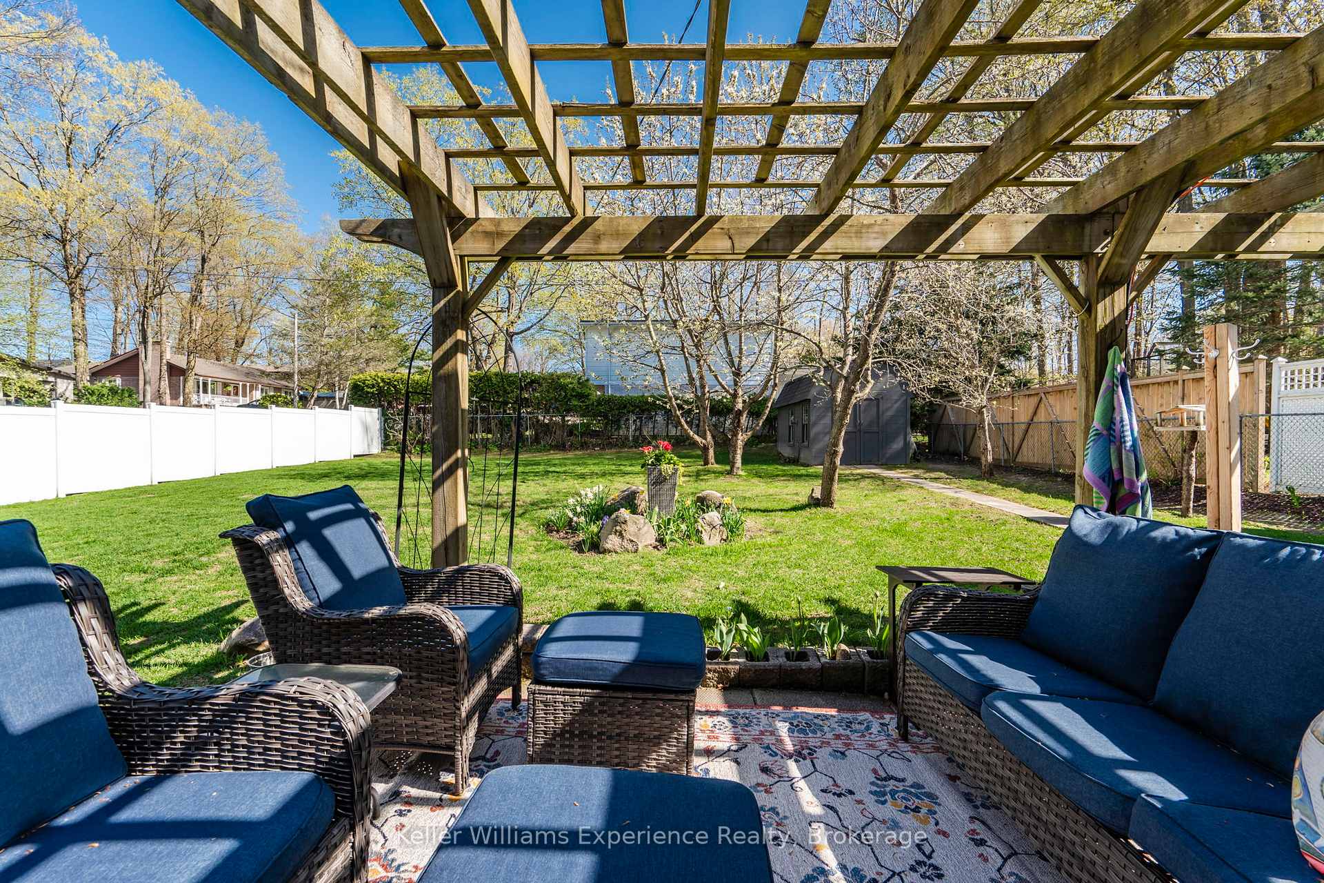 Photo 35 of 857 Victoria Street, Midland — HOMEH