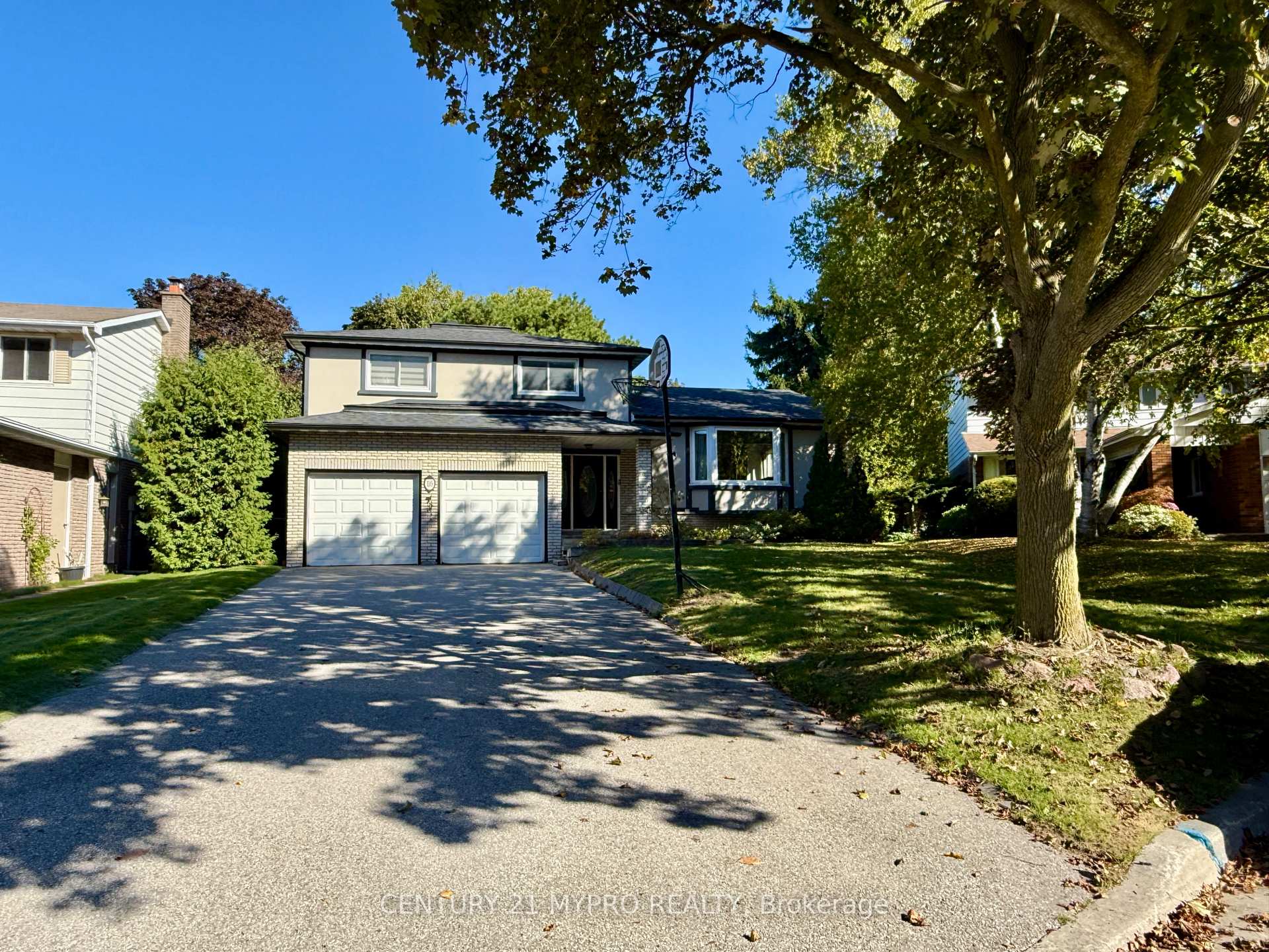 Photo 1 of 16 Cypress Point Court, Markham, Bayview Fairway-Bayview Country Club Estates — HOMEH