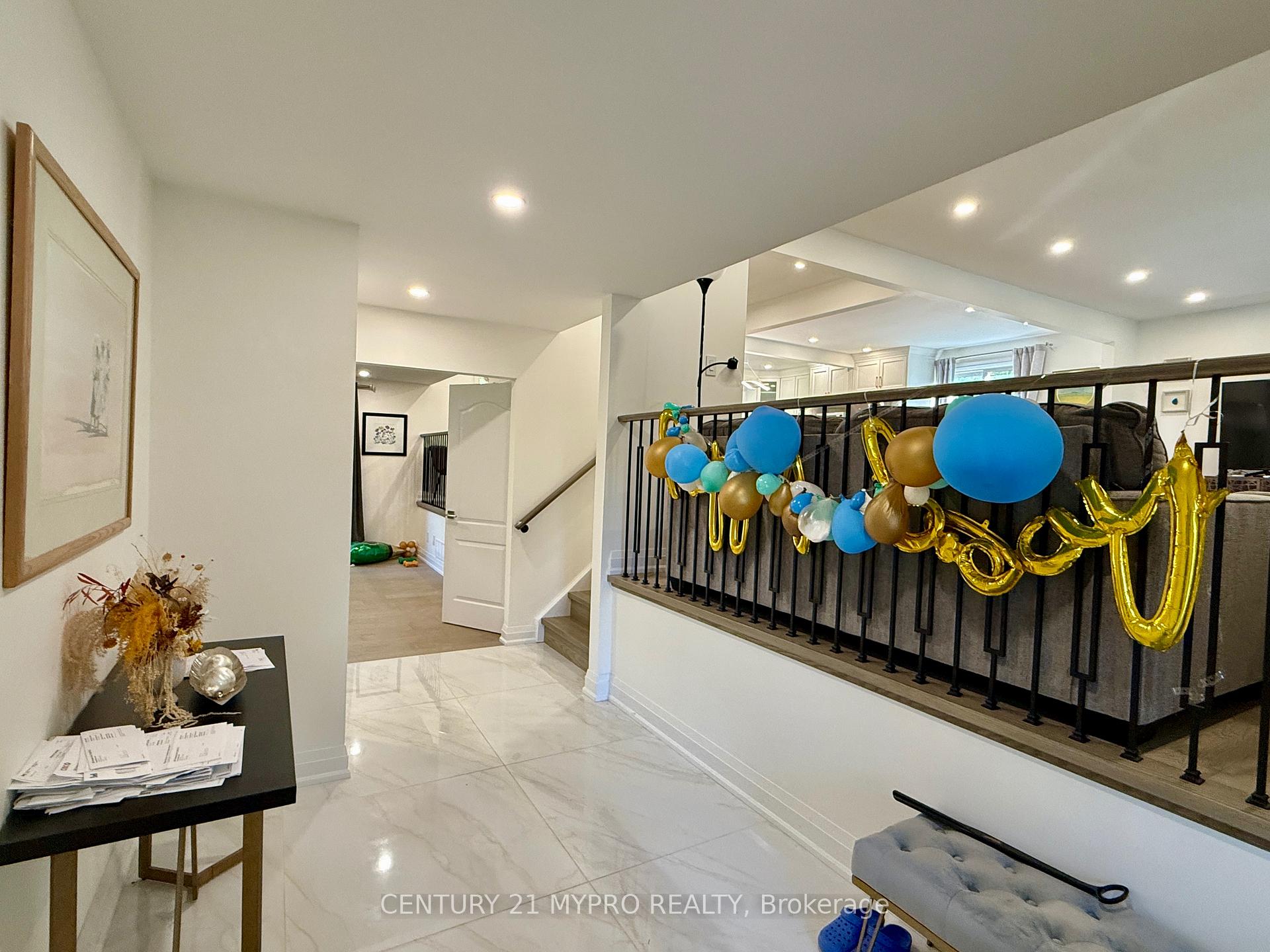 Photo 4 of 16 Cypress Point Court, Markham, Bayview Fairway-Bayview Country Club Estates — HOMEH