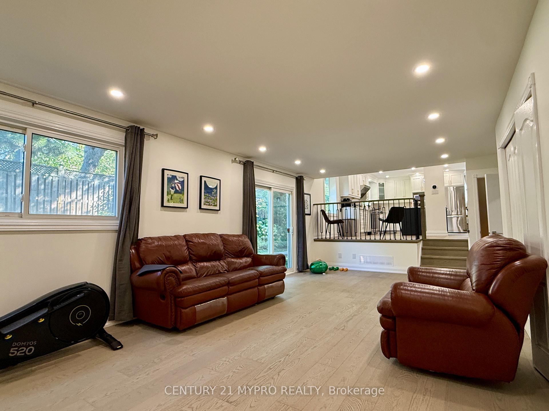 Photo 13 of 16 Cypress Point Court, Markham, Bayview Fairway-Bayview Country Club Estates — HOMEH