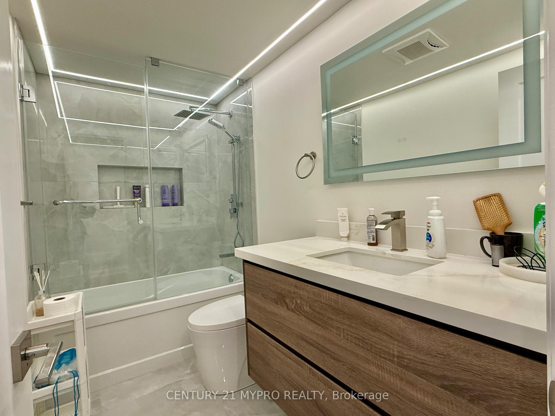 Photo 19 of 16 Cypress Point Court, Markham, Bayview Fairway-Bayview Country Club Estates — HOMEH
