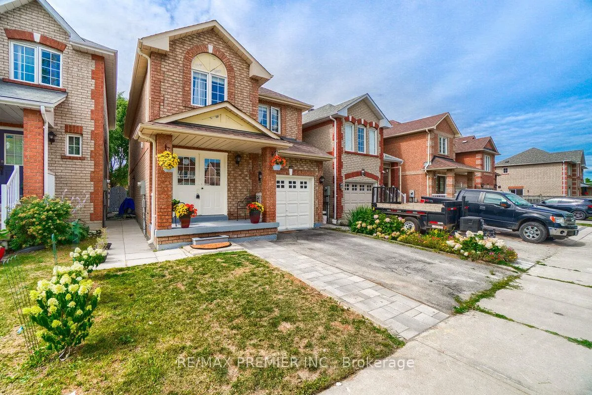 Photo 2 of 193 Roxbury Street, Markham, Rouge River Estates — HOMEH