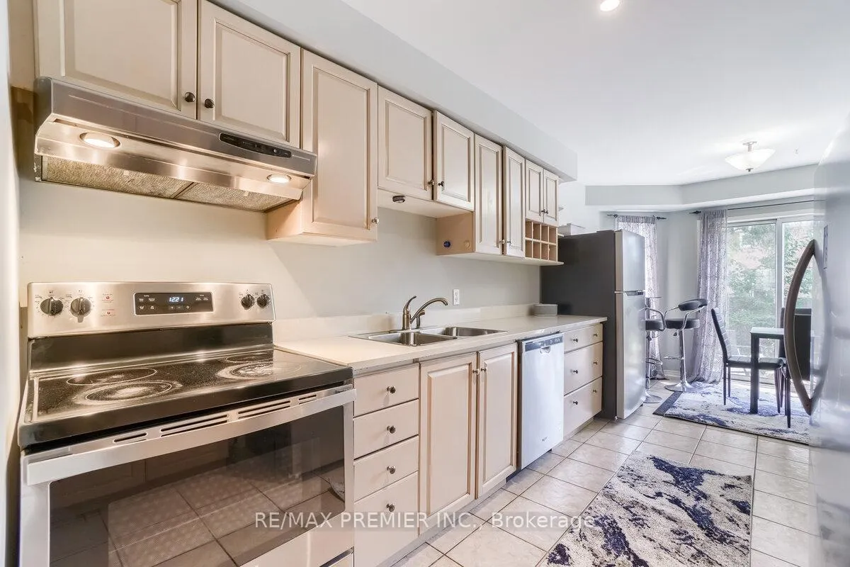 Photo 13 of 193 Roxbury Street, Markham, Rouge River Estates — HOMEH