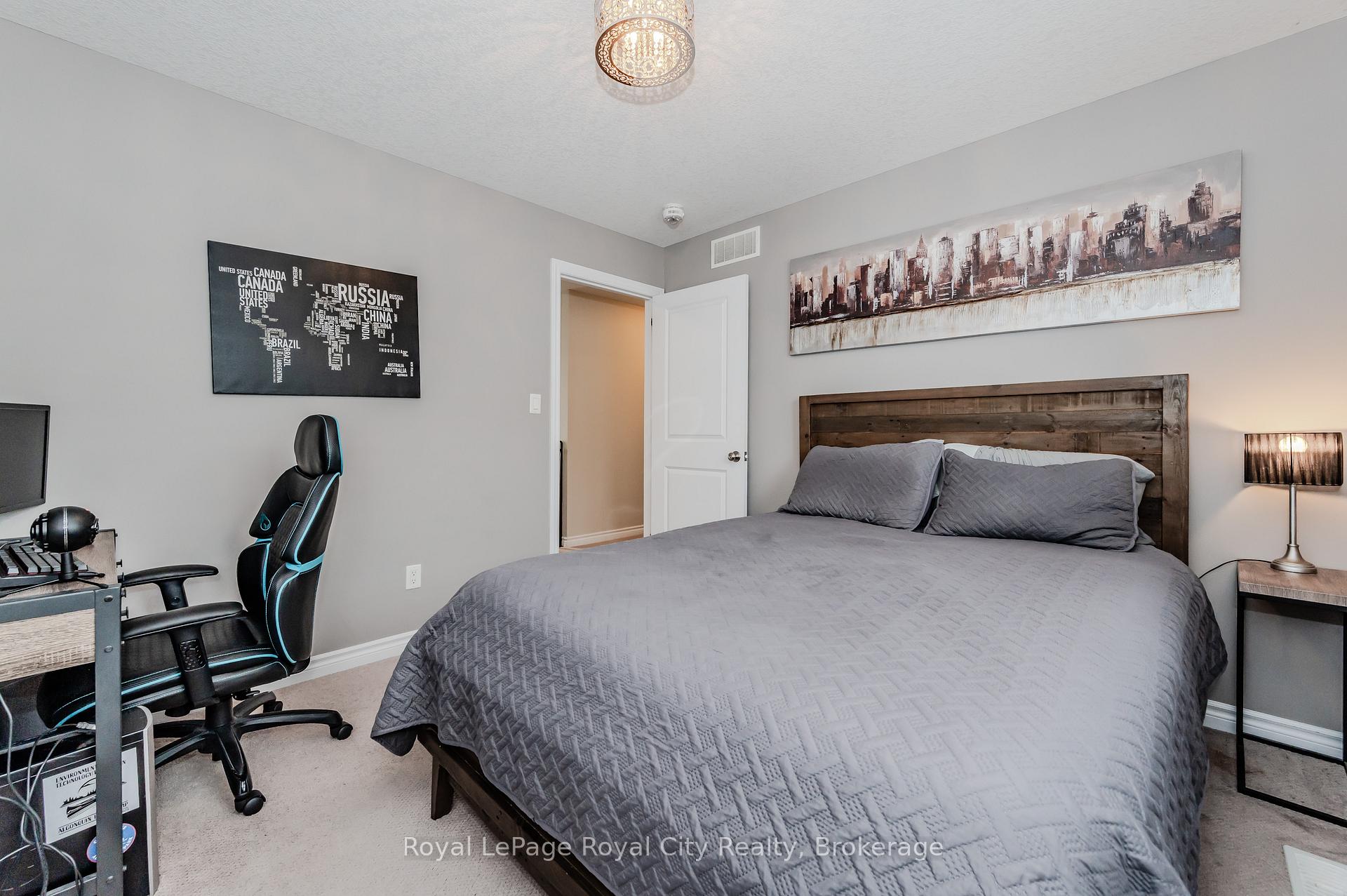 Photo 2 of 213 Tremaine Crescent, Kitchener — HOMEH