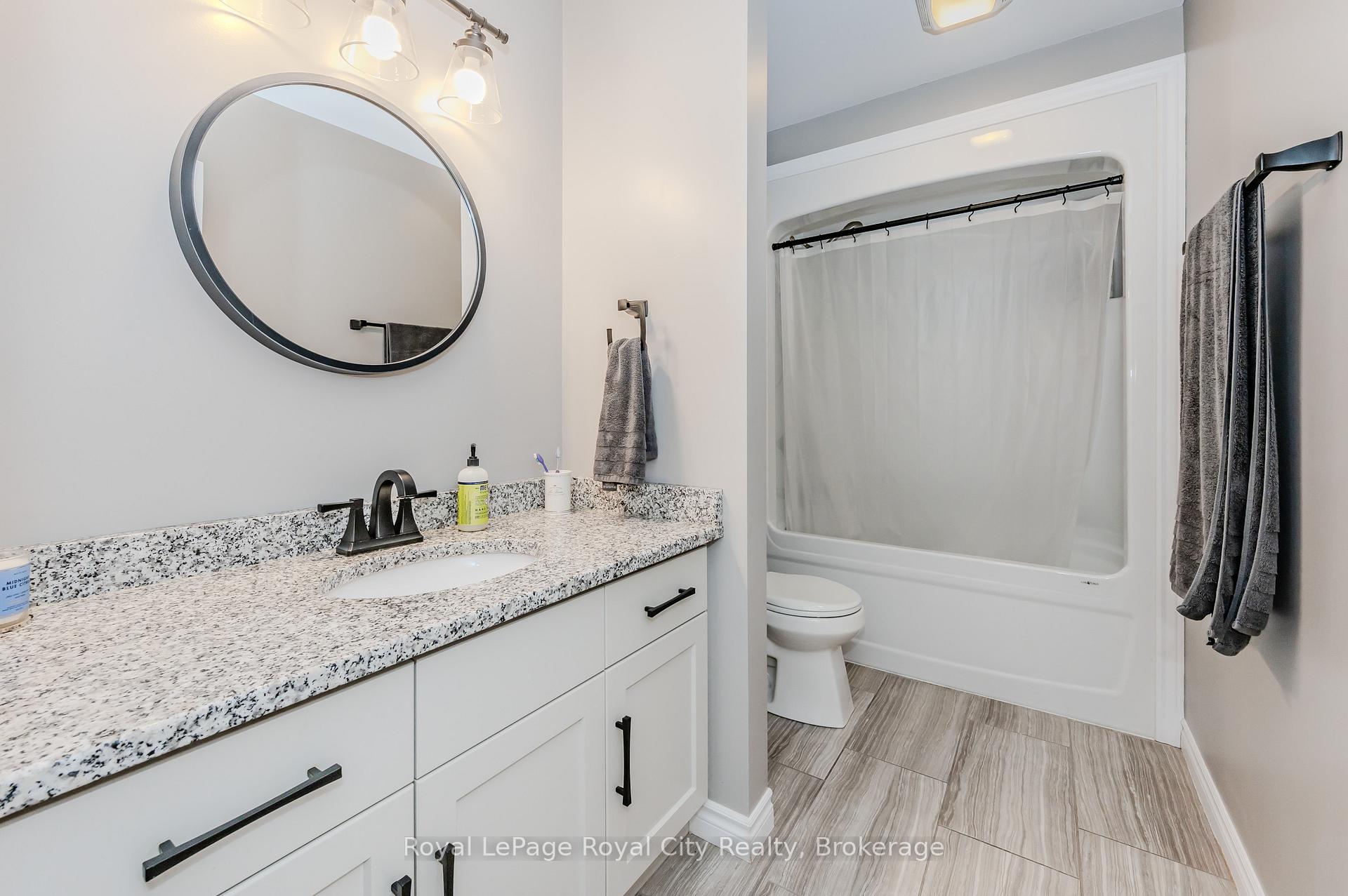 Photo 4 of 213 Tremaine Crescent, Kitchener — HOMEH