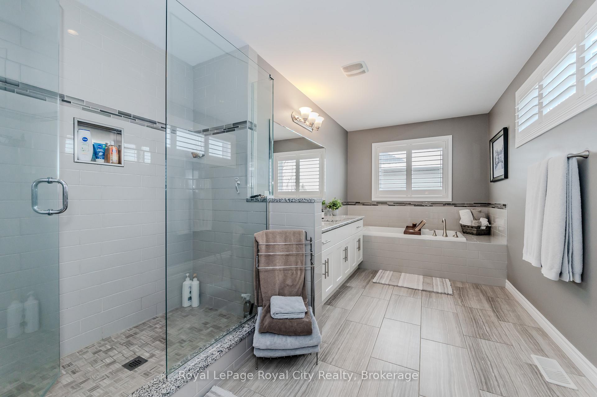 Photo 8 of 213 Tremaine Crescent, Kitchener — HOMEH