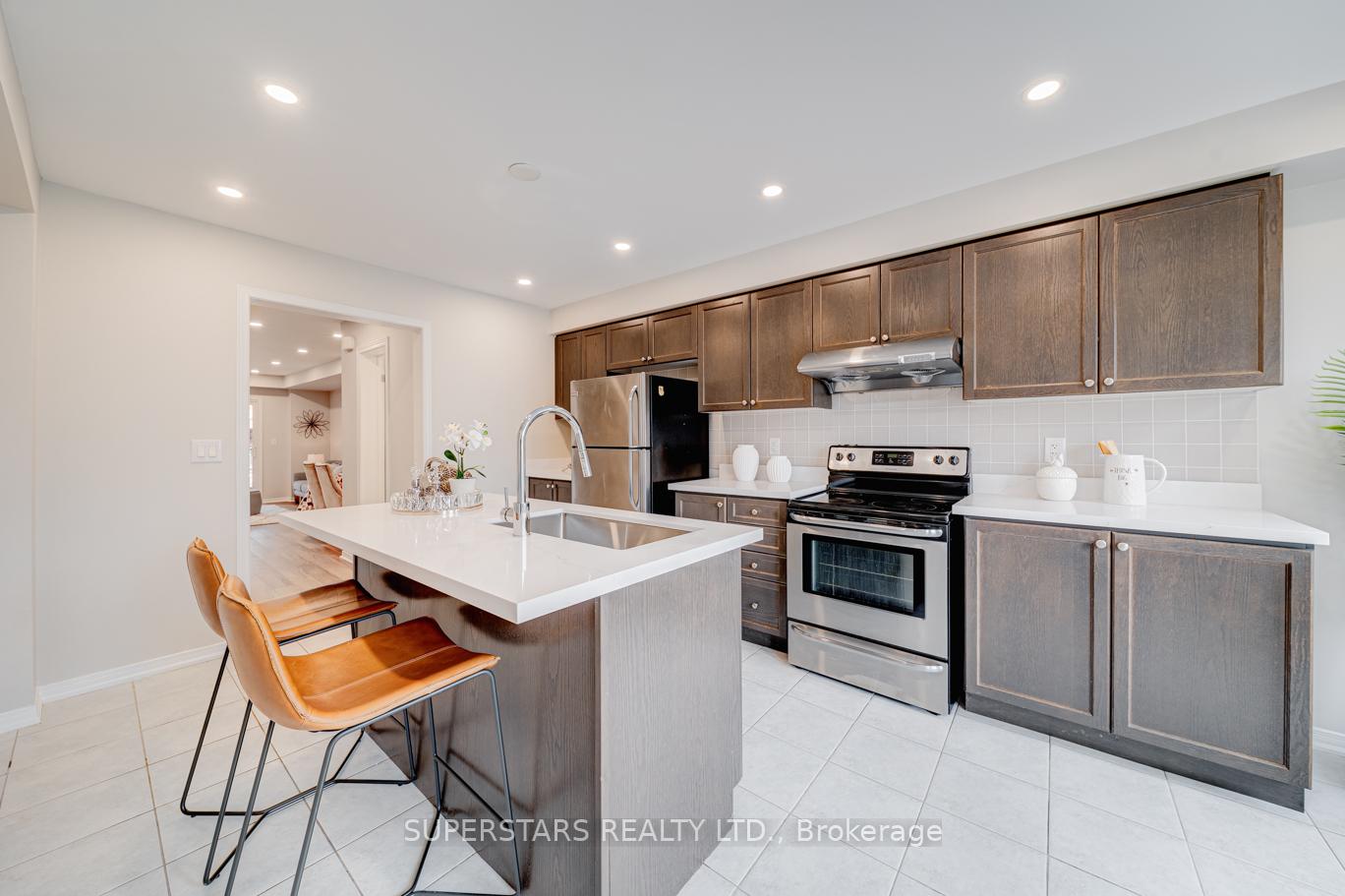 Photo 12 of 52 Truchard Avenue, Markham, Berczy — HOMEH