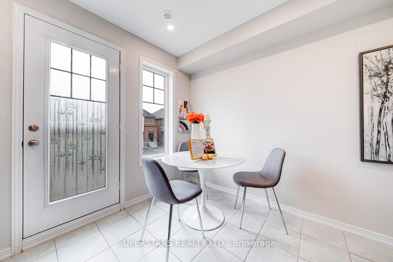 Photo 13 of 52 Truchard Avenue, Markham, Berczy — HOMEH