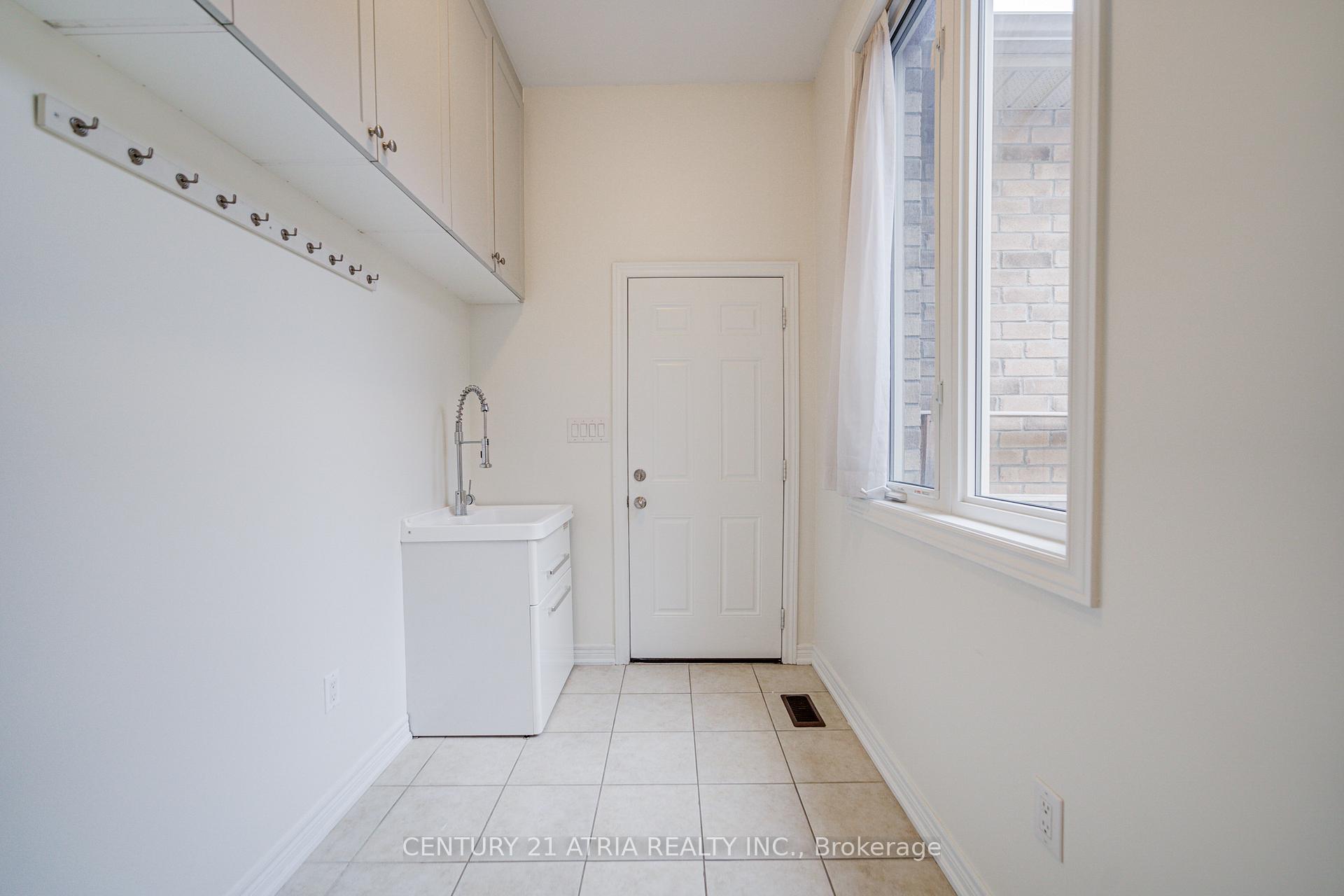 Photo 16 of 56 Harbord Street, Markham, Berczy — HOMEH