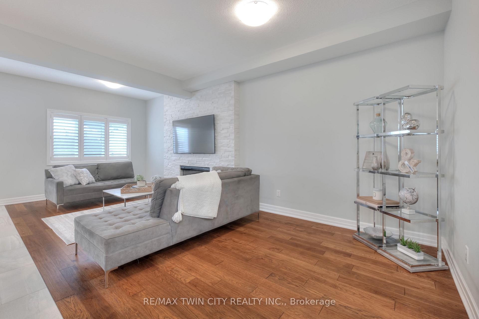 Photo 15 of 7 Pondcliffe Drive, Kitchener — HOMEH