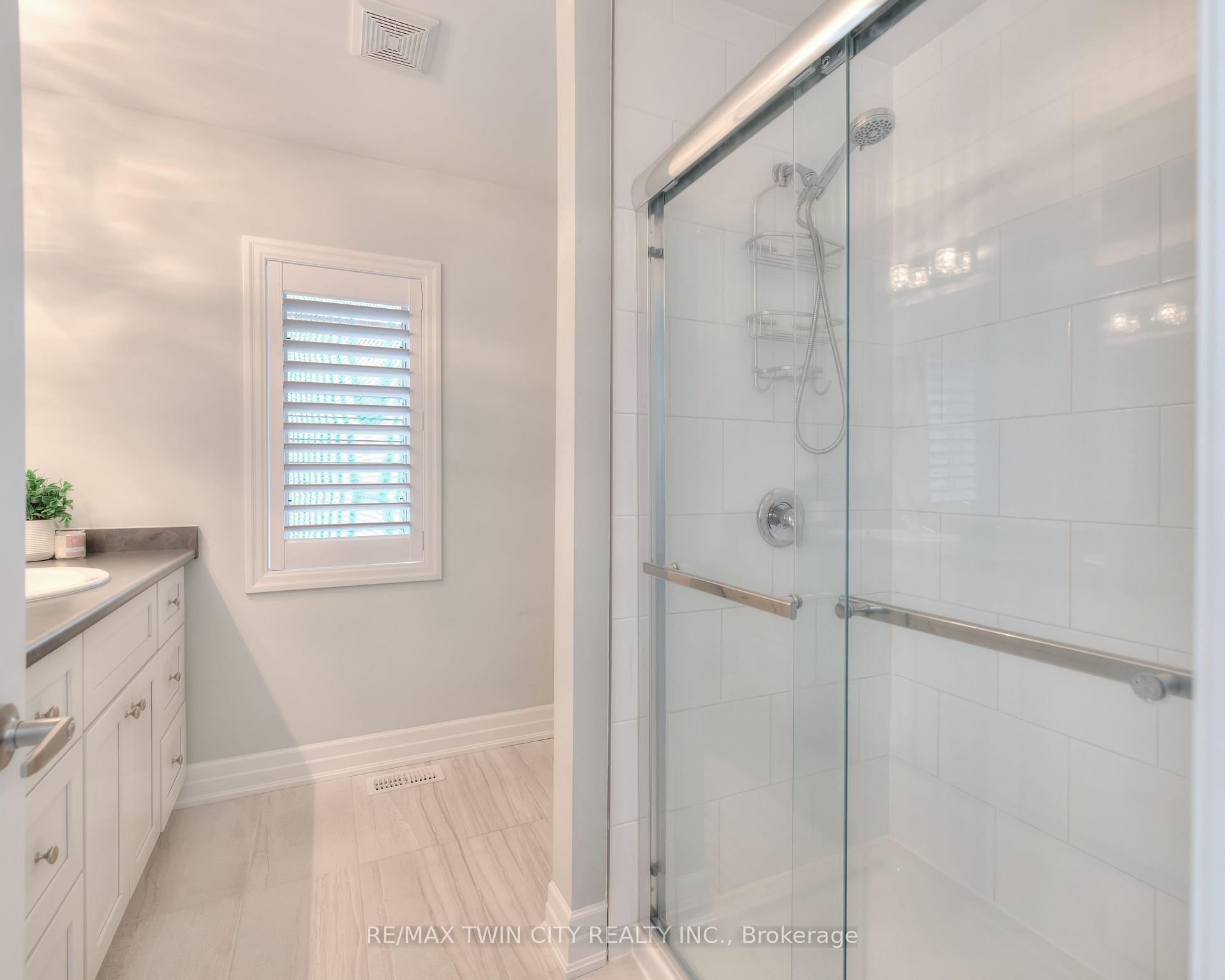 Photo 25 of 7 Pondcliffe Drive, Kitchener — HOMEH