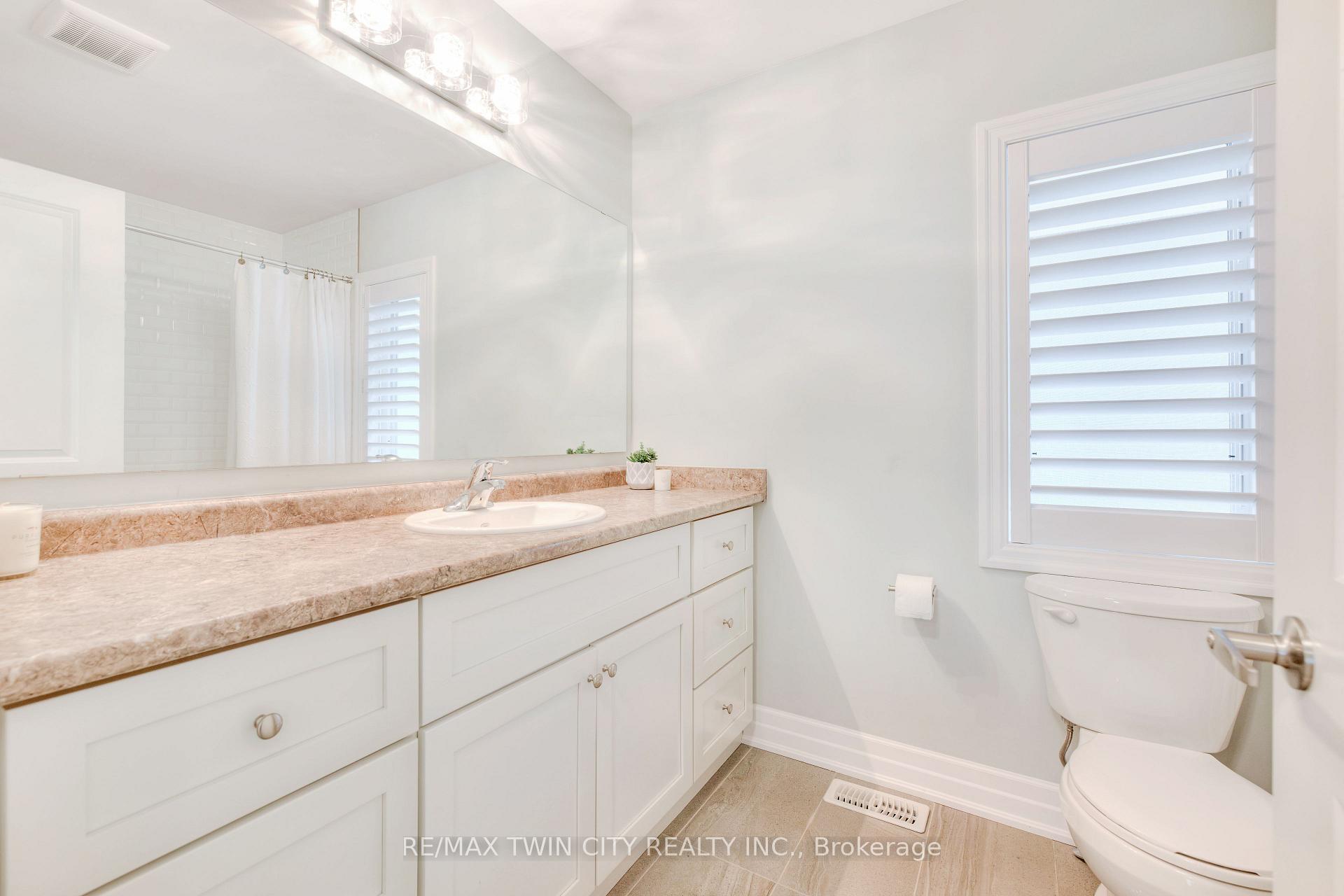 Photo 28 of 7 Pondcliffe Drive, Kitchener — HOMEH