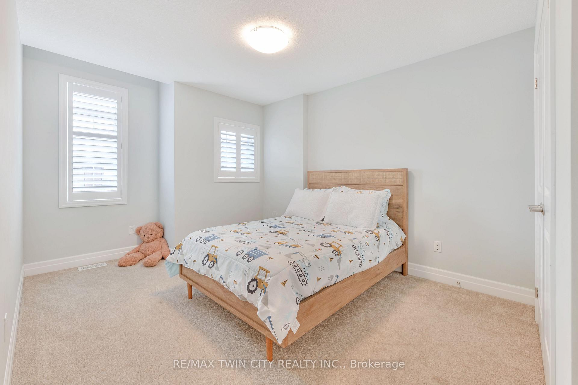 Photo 30 of 7 Pondcliffe Drive, Kitchener — HOMEH