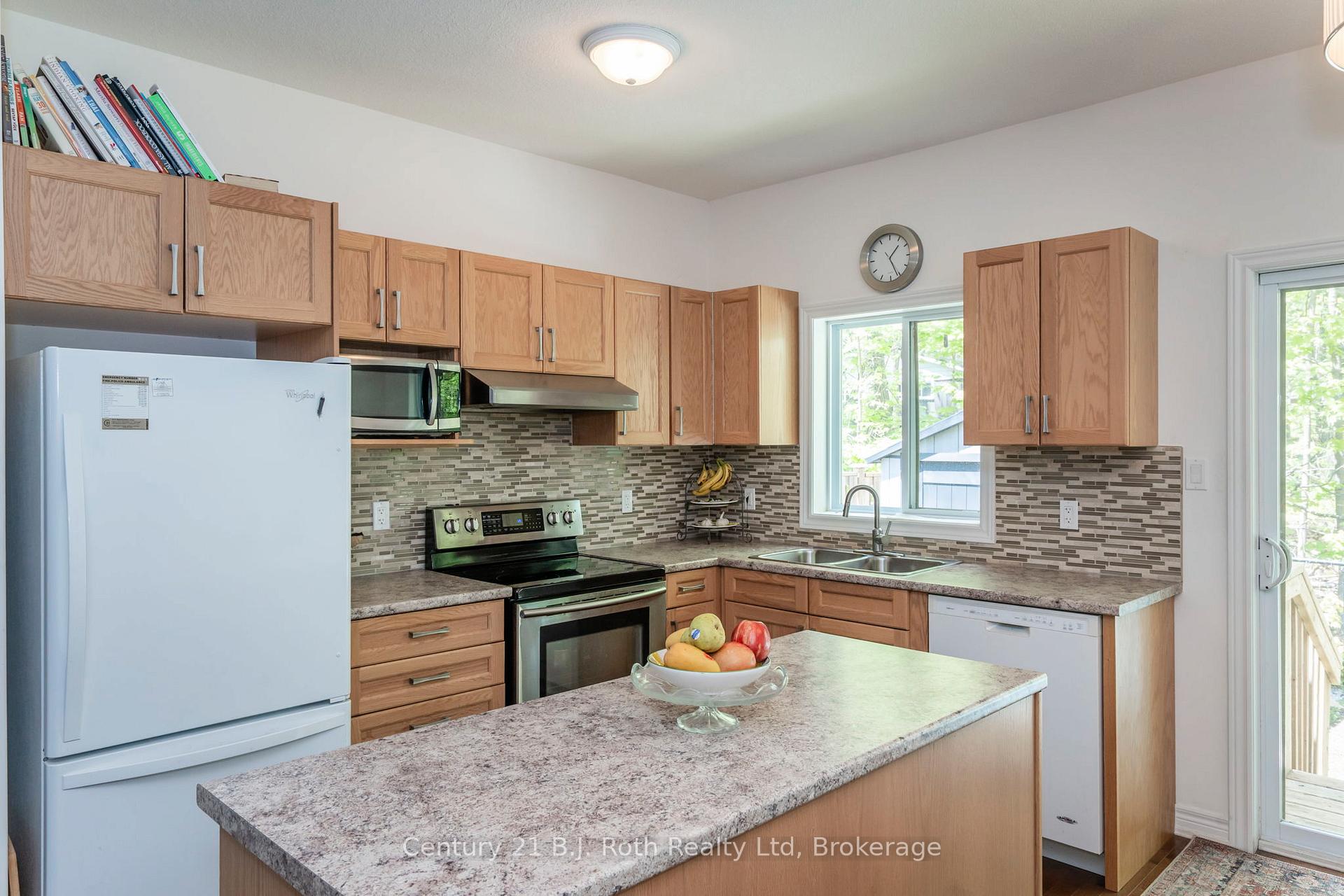 Photo 6 of 1002 Cook Drive, Midland — HOMEH