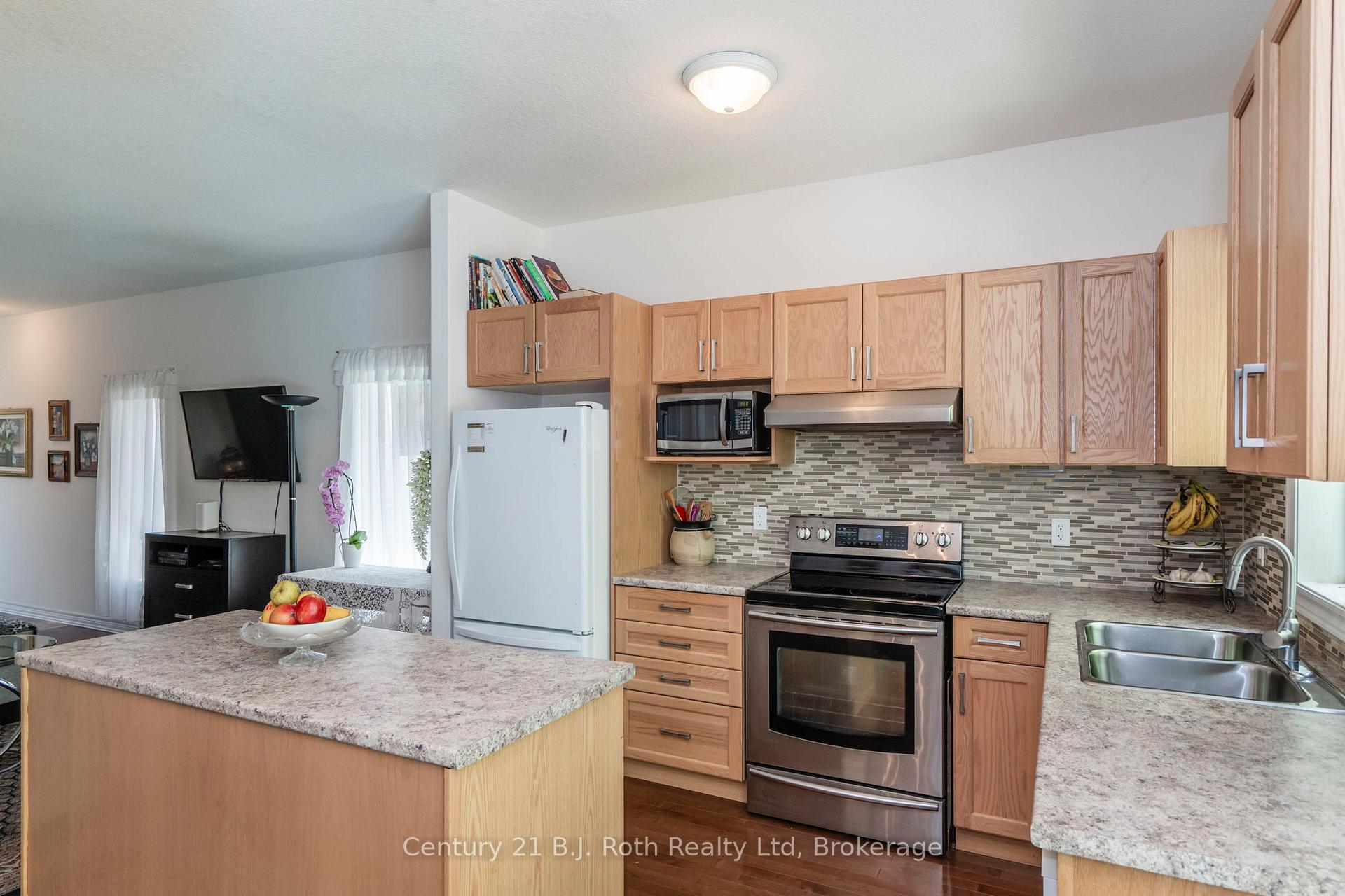 Photo 8 of 1002 Cook Drive, Midland — HOMEH