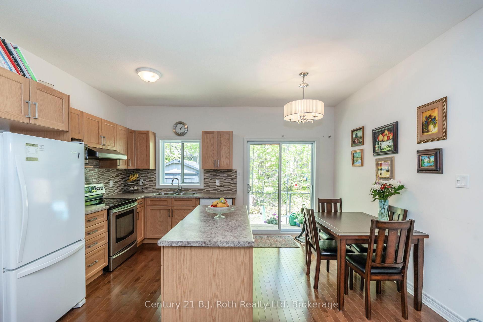 Photo 12 of 1002 Cook Drive, Midland — HOMEH