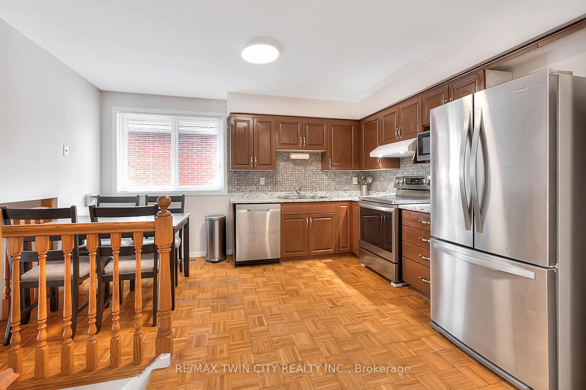 Photo 11 of 580 Old Huron Place, Kitchener — HOMEH