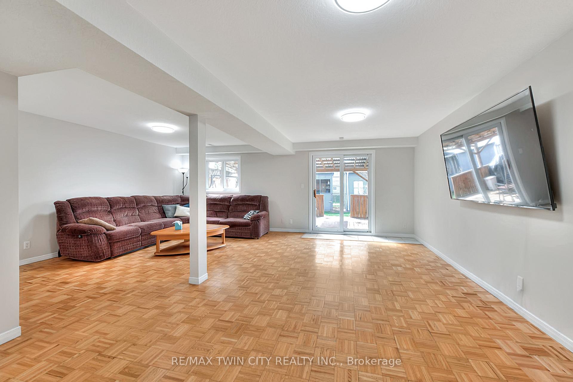 Photo 17 of 580 Old Huron Place, Kitchener — HOMEH
