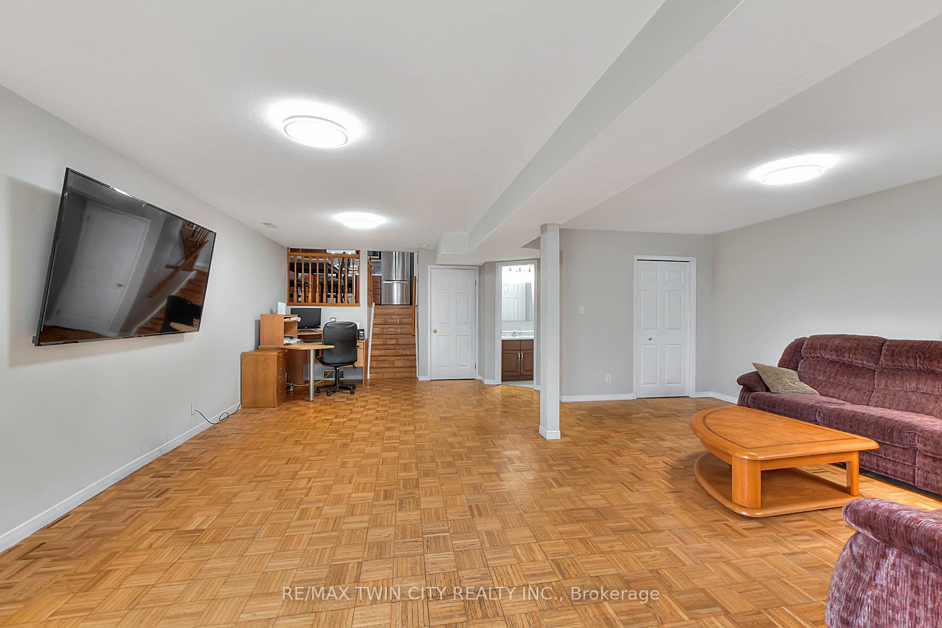 Photo 20 of 580 Old Huron Place, Kitchener — HOMEH