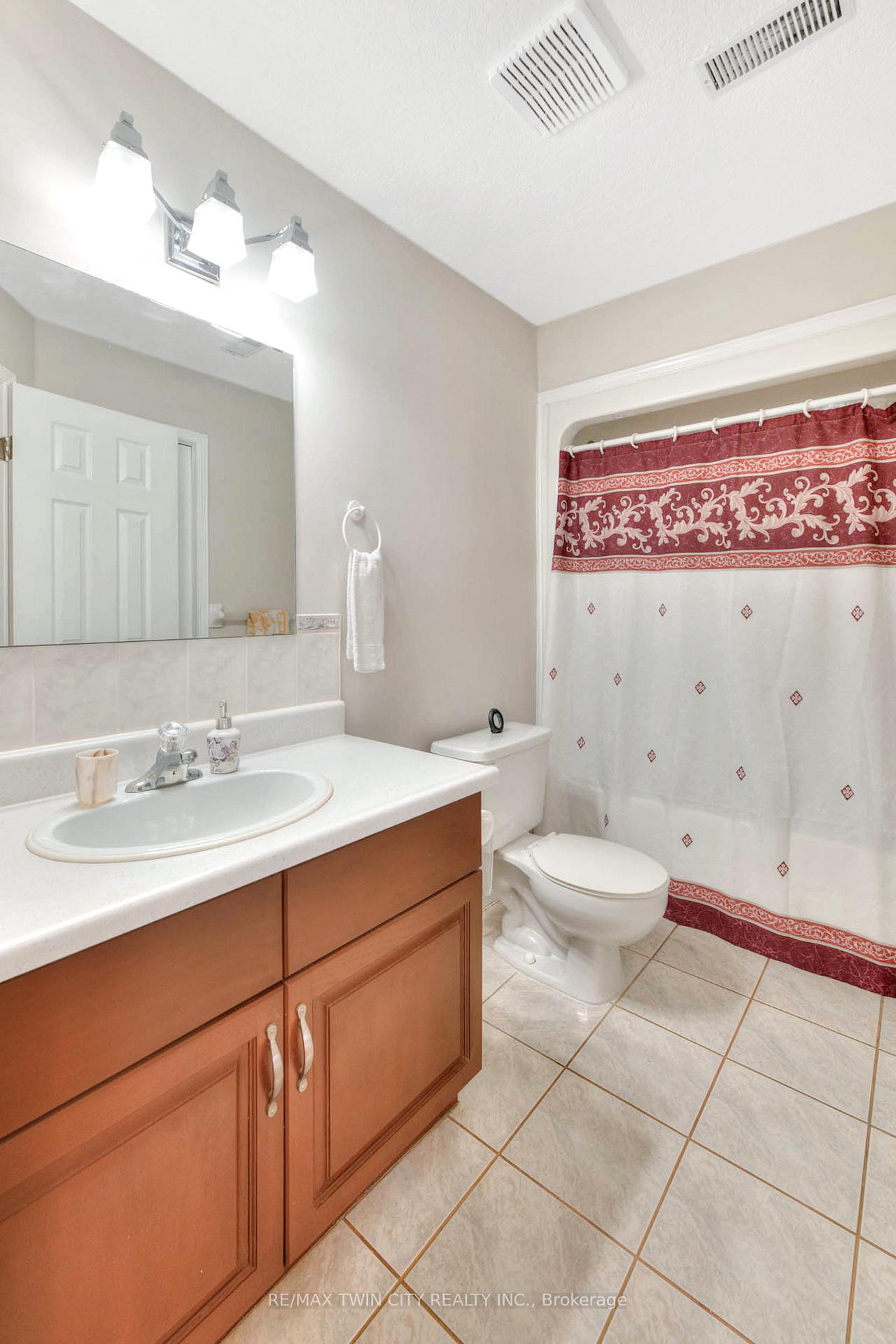 Photo 21 of 580 Old Huron Place, Kitchener — HOMEH