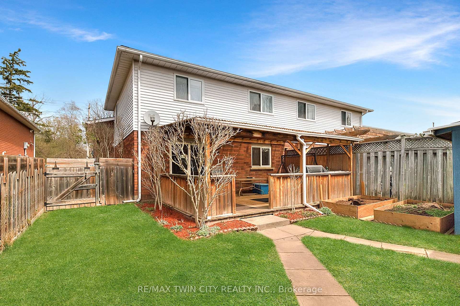 Photo 24 of 580 Old Huron Place, Kitchener — HOMEH