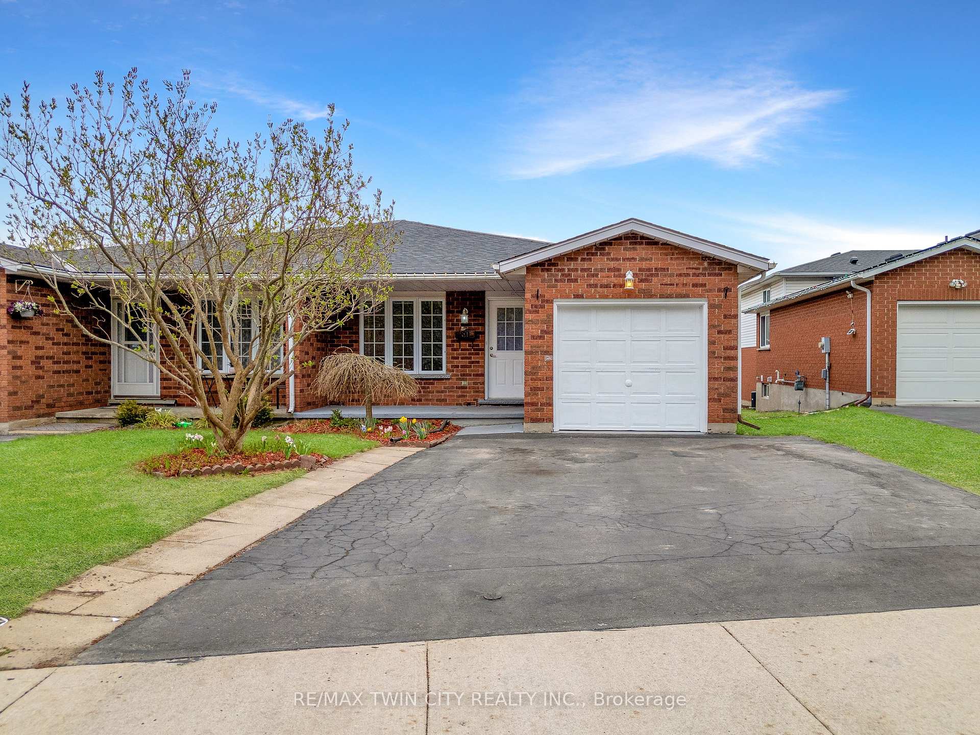 Photo 26 of 580 Old Huron Place, Kitchener — HOMEH