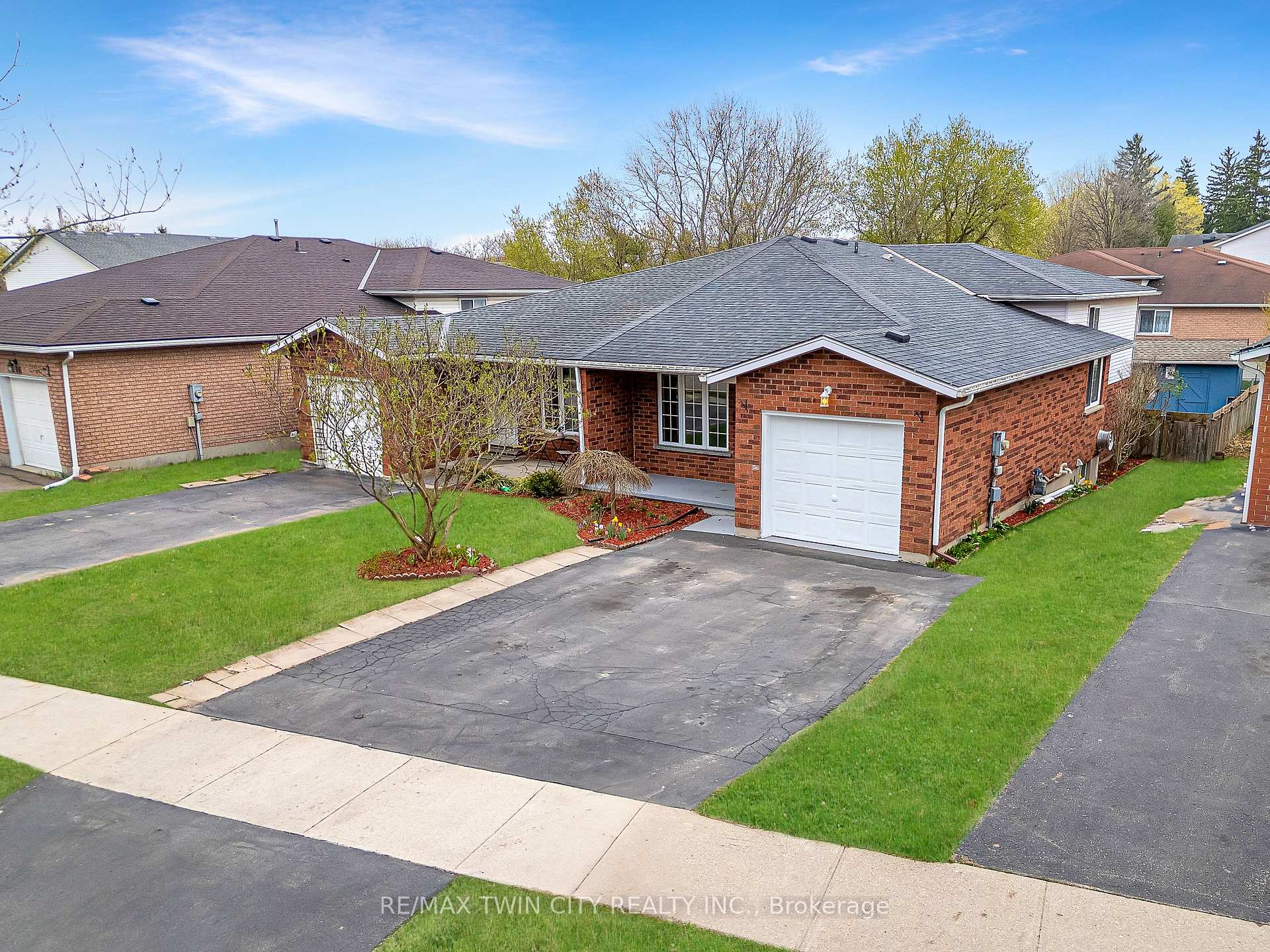 Photo 29 of 580 Old Huron Place, Kitchener — HOMEH