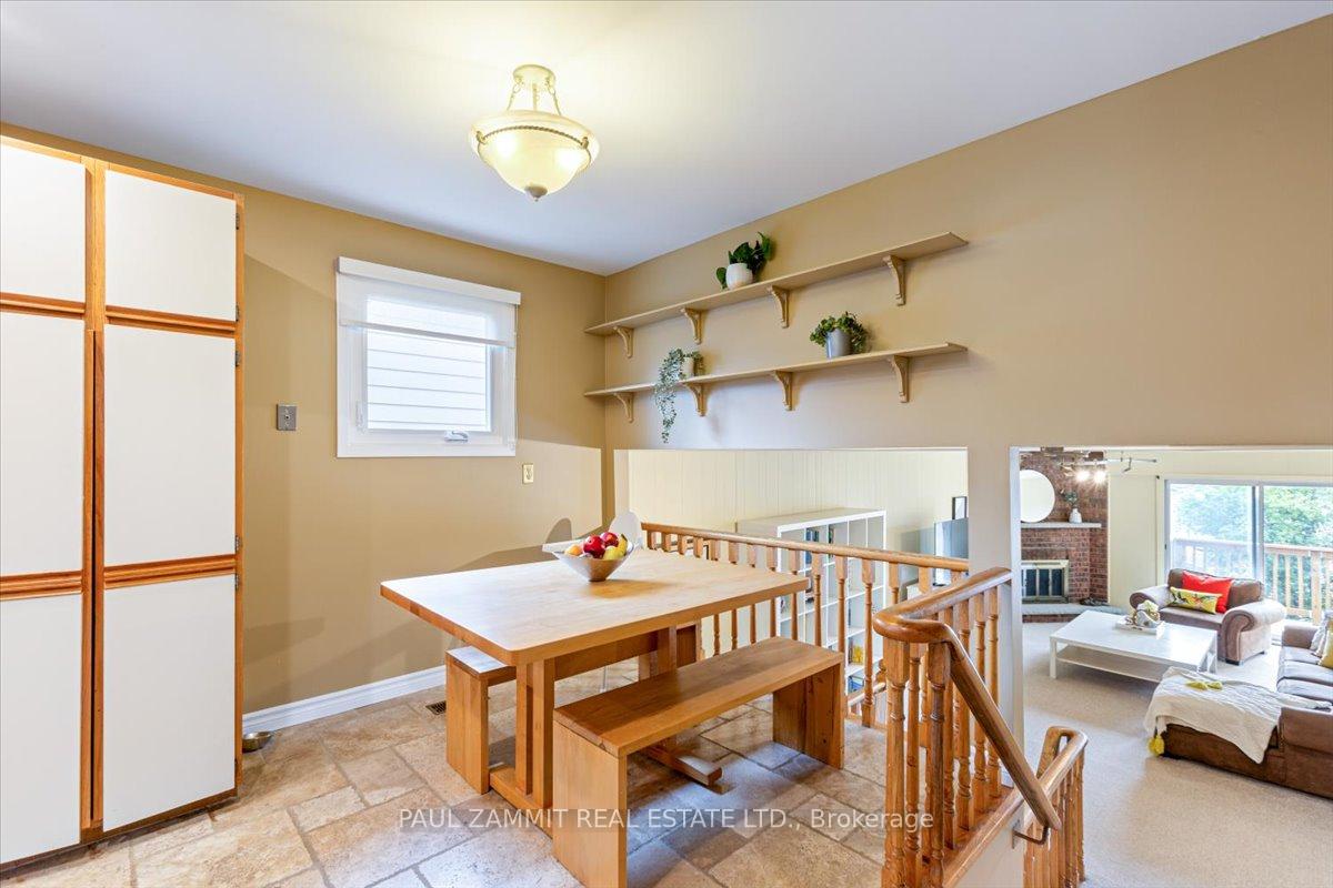 Photo 10 of 25 Hoover Drive, Markham, Aileen-Willowbrook — HOMEH