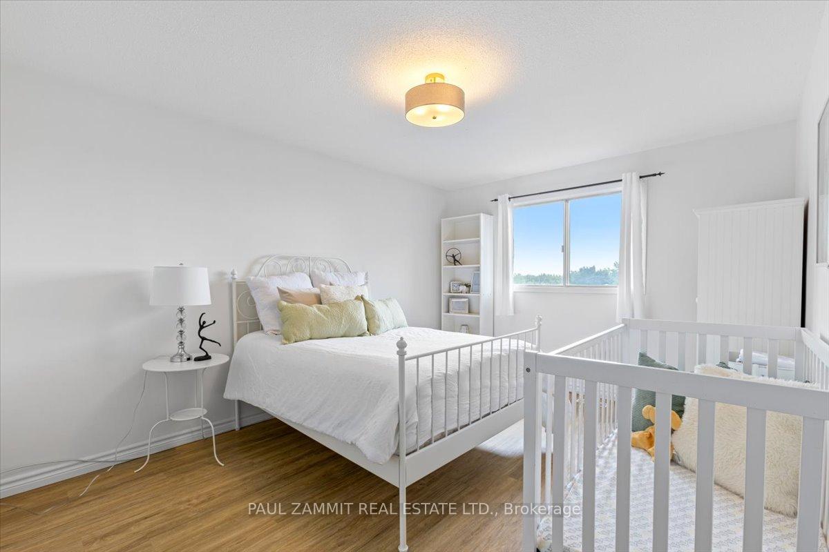 Photo 14 of 25 Hoover Drive, Markham, Aileen-Willowbrook — HOMEH