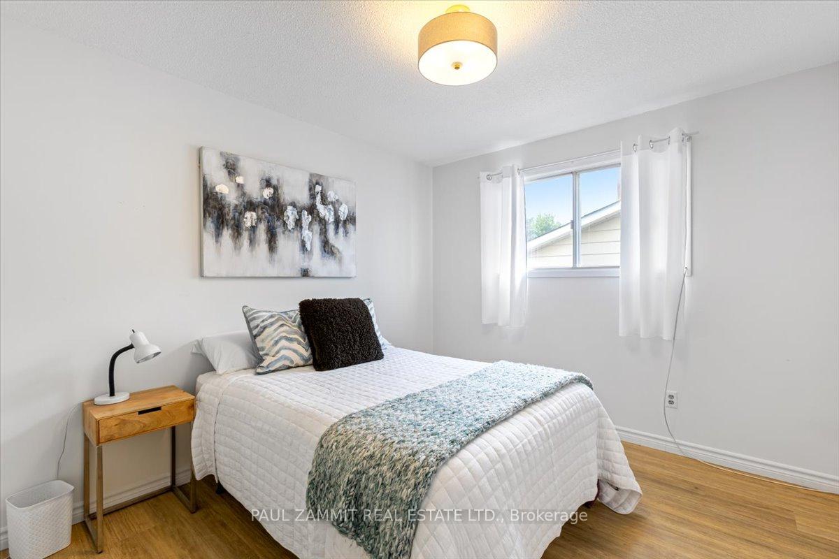 Photo 15 of 25 Hoover Drive, Markham, Aileen-Willowbrook — HOMEH