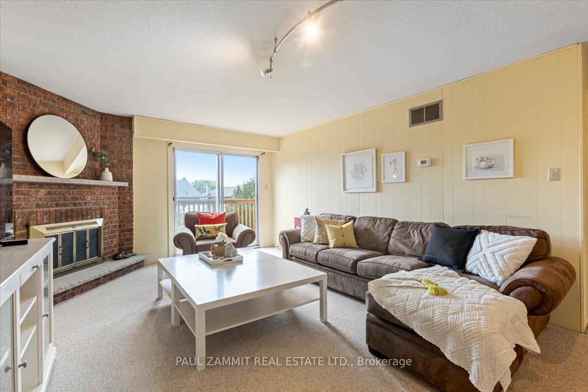 Photo 17 of 25 Hoover Drive, Markham, Aileen-Willowbrook — HOMEH