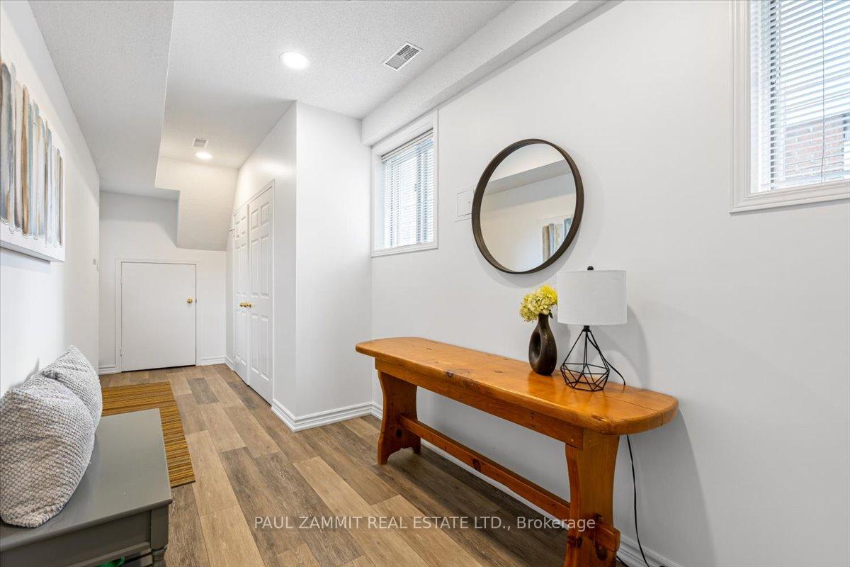 Photo 23 of 25 Hoover Drive, Markham, Aileen-Willowbrook — HOMEH