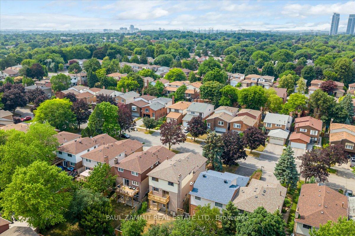 Photo 32 of 25 Hoover Drive, Markham, Aileen-Willowbrook — HOMEH