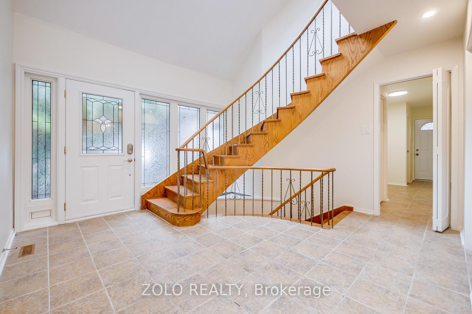Photo 2 of 40 Elgin Street, Markham, Thornhill — HOMEH