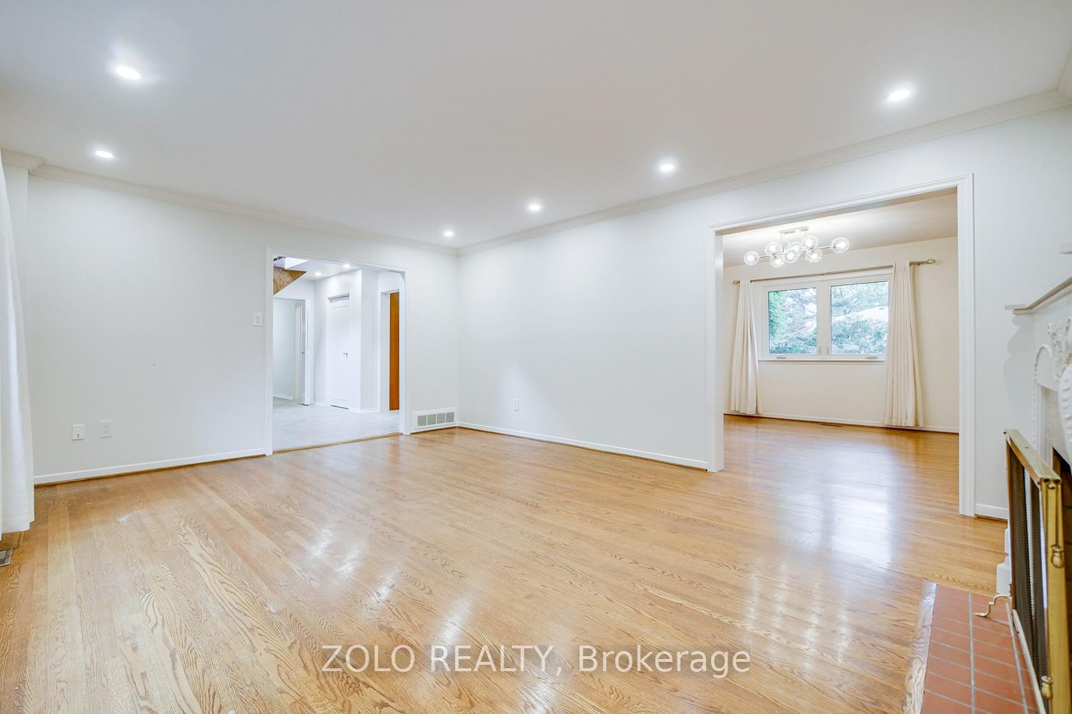 Photo 4 of 40 Elgin Street, Markham, Thornhill — HOMEH