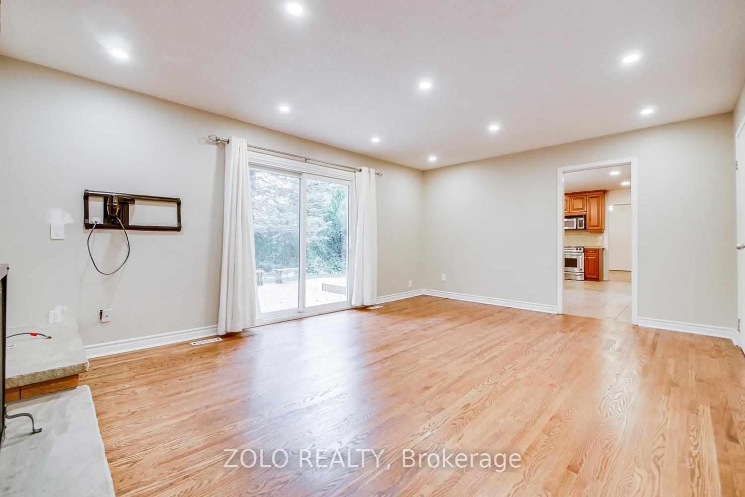 Photo 7 of 40 Elgin Street, Markham, Thornhill — HOMEH