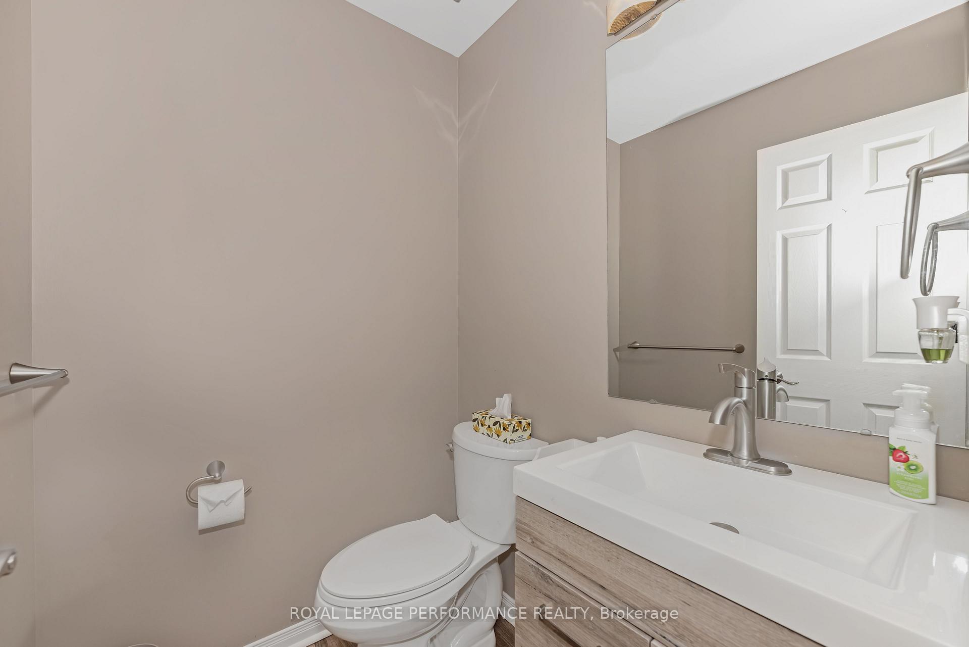 Photo 17 of 52 Saddlehorn Crescent, Ottawa, Kanata - Bridlewood — HOMEH