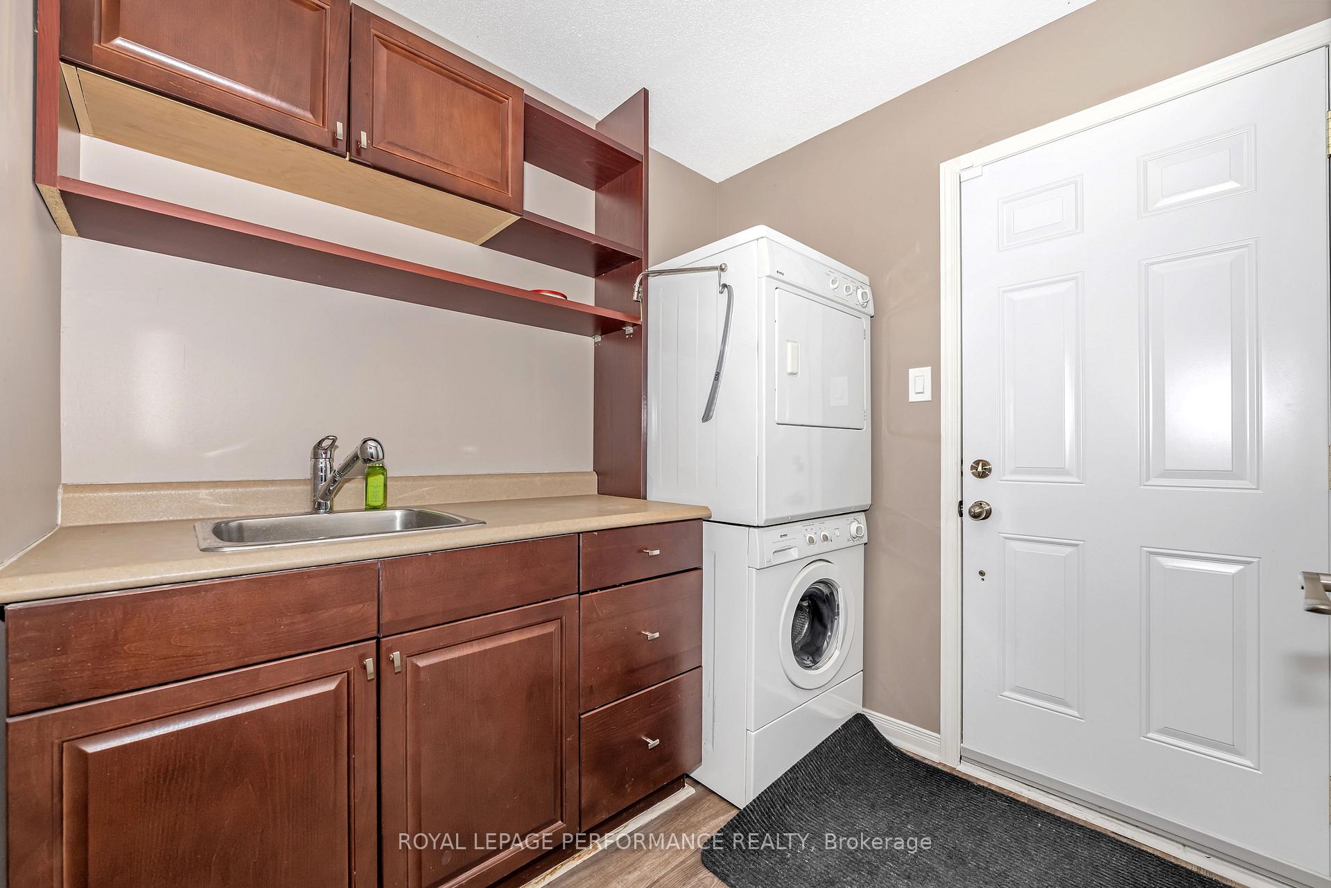 Photo 18 of 52 Saddlehorn Crescent, Ottawa, Kanata - Bridlewood — HOMEH