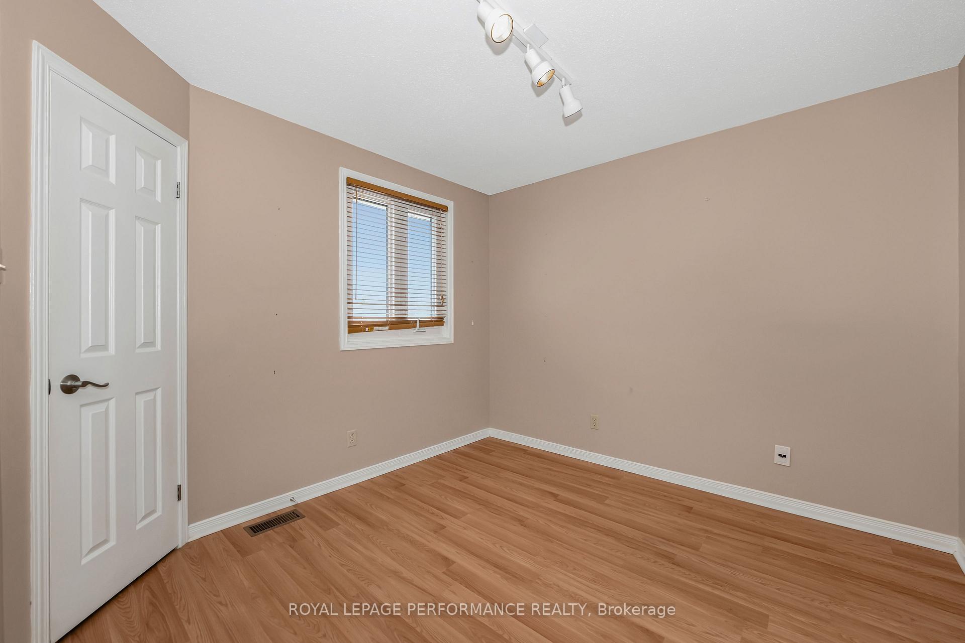 Photo 22 of 52 Saddlehorn Crescent, Ottawa, Kanata - Bridlewood — HOMEH